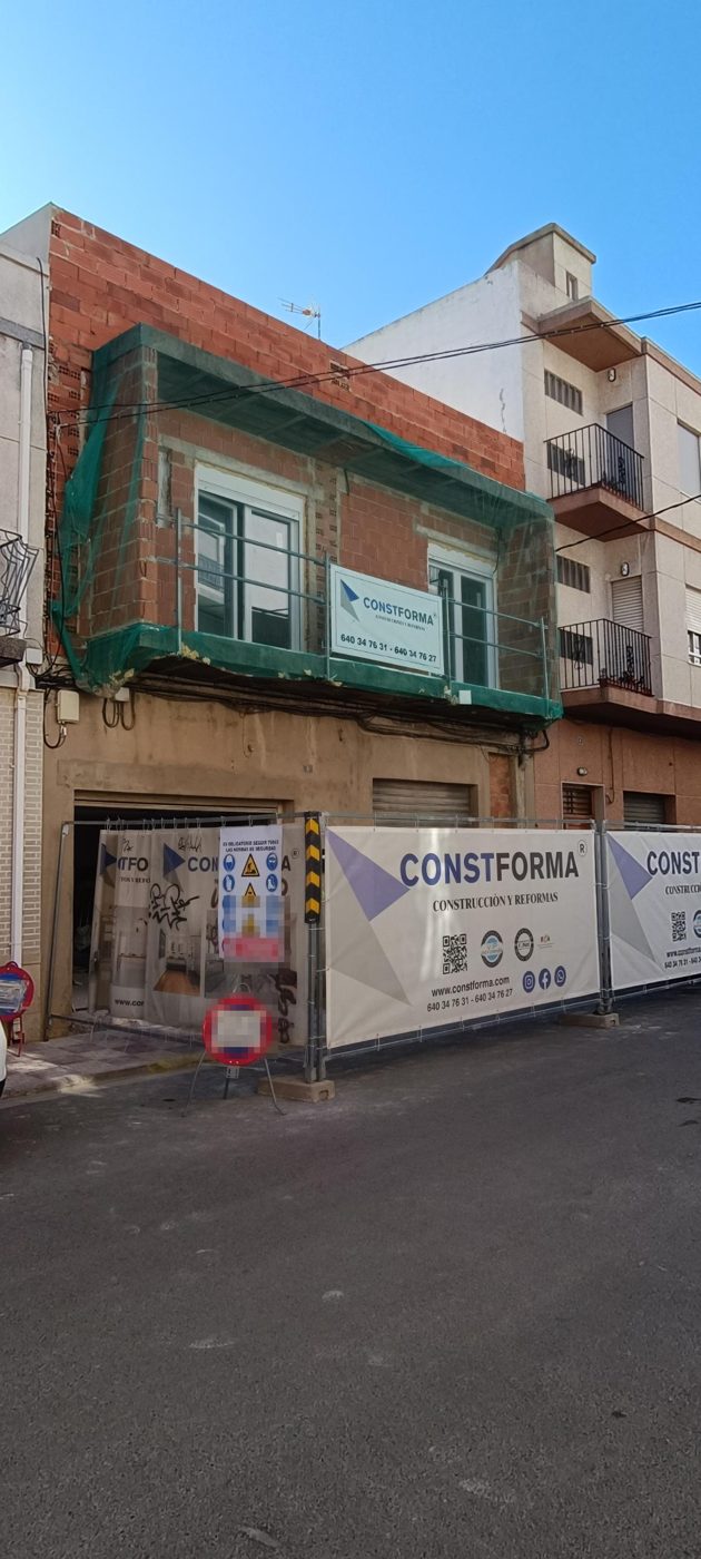 Fachada durante la obra